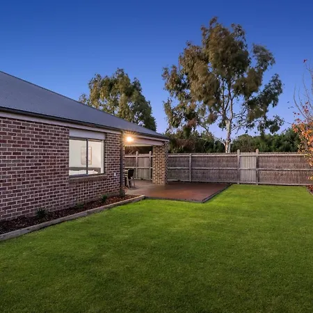 Summer Breeze - 10 Mins To Barwon Heads & Torquay! Mount Duneed Exterior photo
